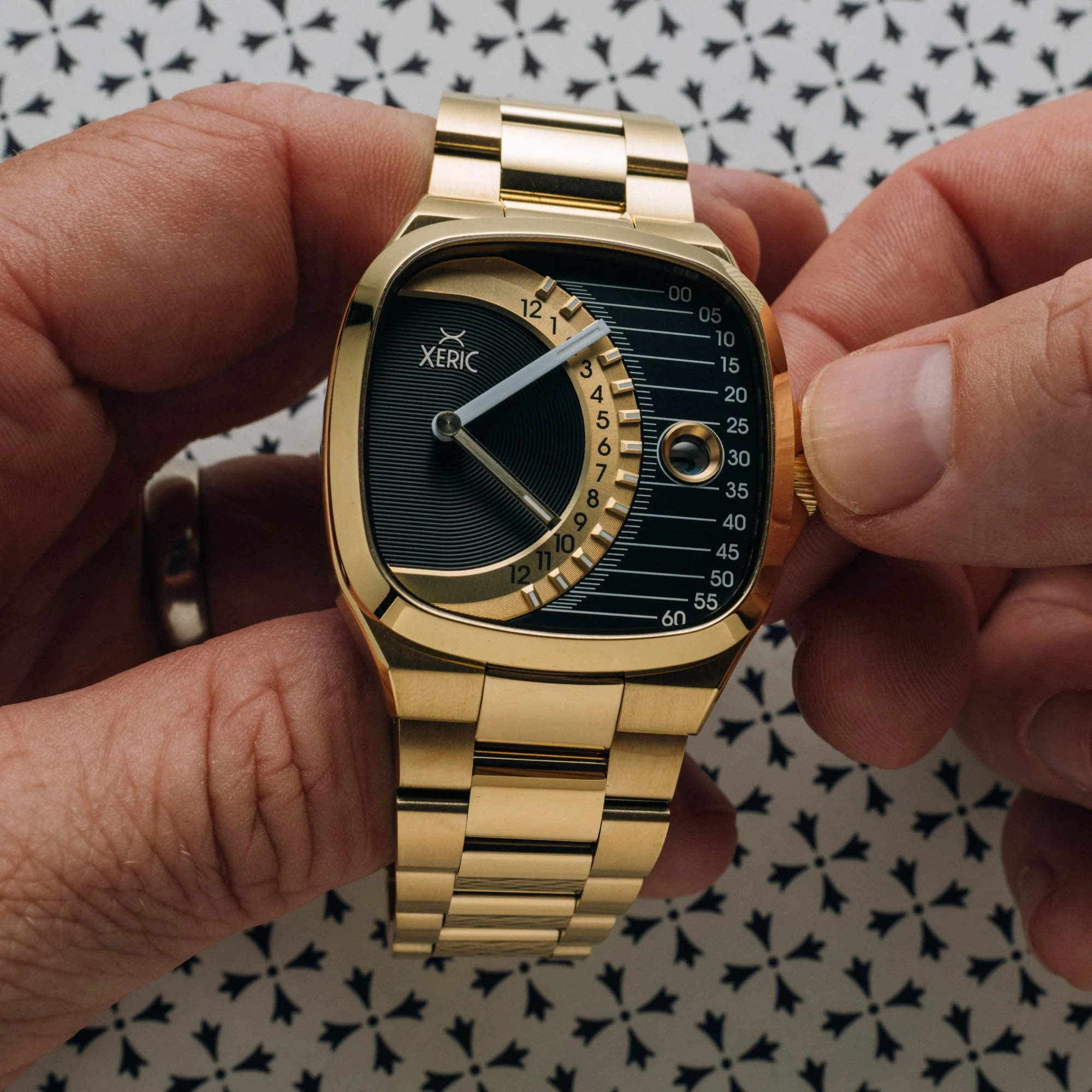 Xeric Timeline Retrograde Automatic Gold Black - Image 8